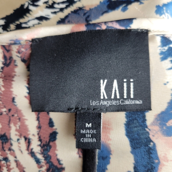 NWT Beautiful Faux Wrap Blouse - Picture 12 of 16